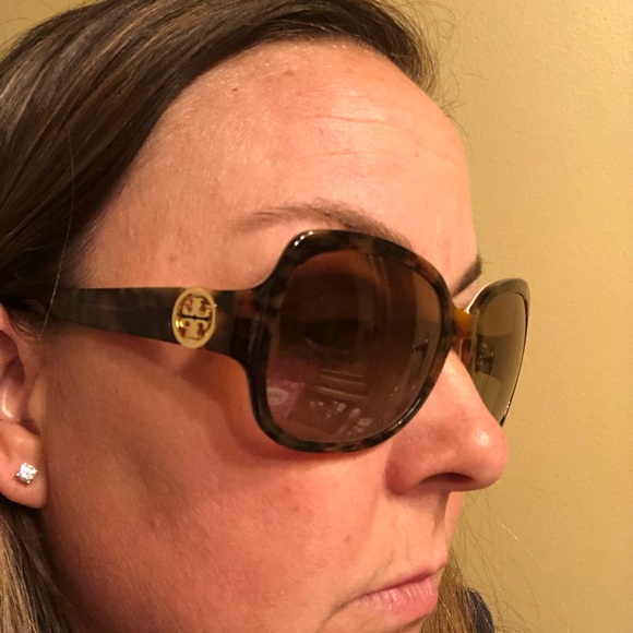 Tory Burch polarized sunglasses - Picture 5 of 5